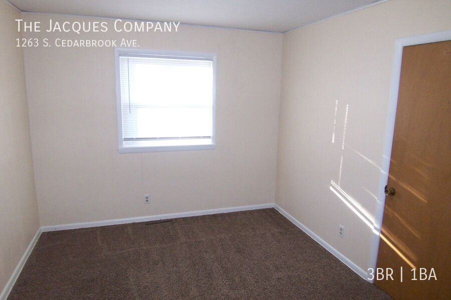 1263 S Cedarbrook Ave - Photo 7 of 10