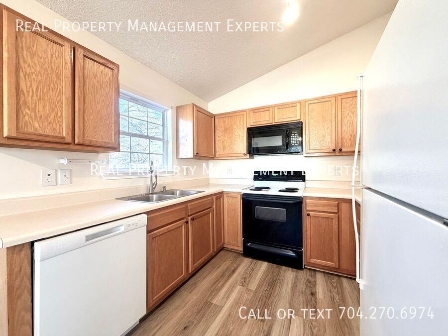 123 Garden St - Photo 4 of 22