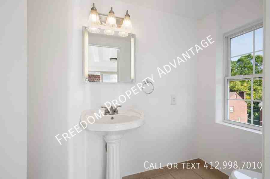 2642 Mount Royal Rd - Photo 5 of 41