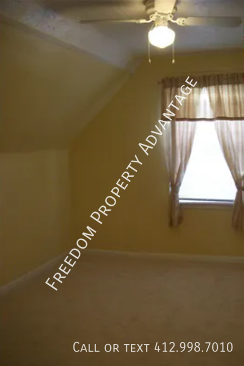 115 Graham Ave - Photo 6 of 10