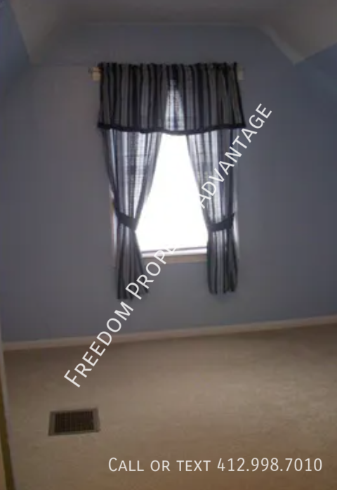 115 Graham Ave - Photo 7 of 10