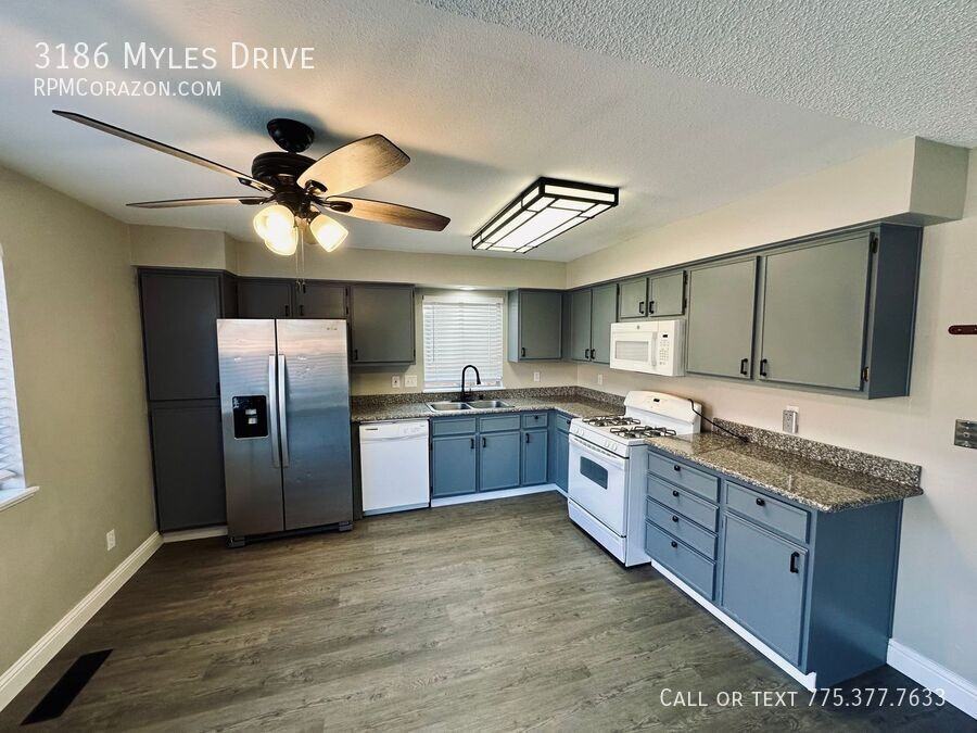 3186 Myles Dr - Photo 6 of 22