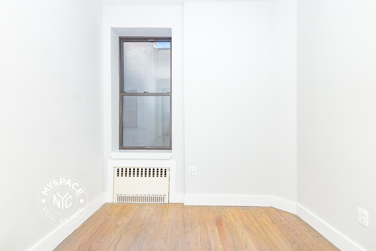 409 Chauncey St #2R - Photo 7 of 12