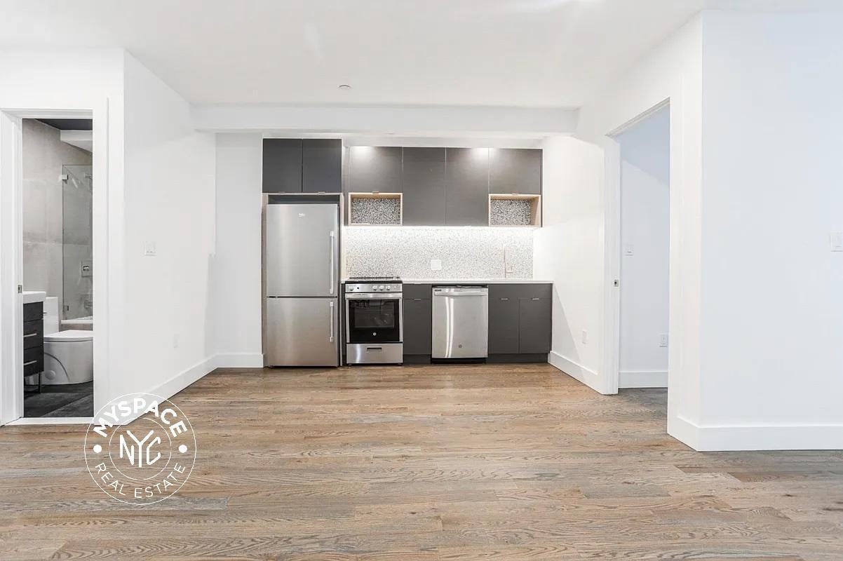 224 Hawthorne St #4A - Photo 2 of 4