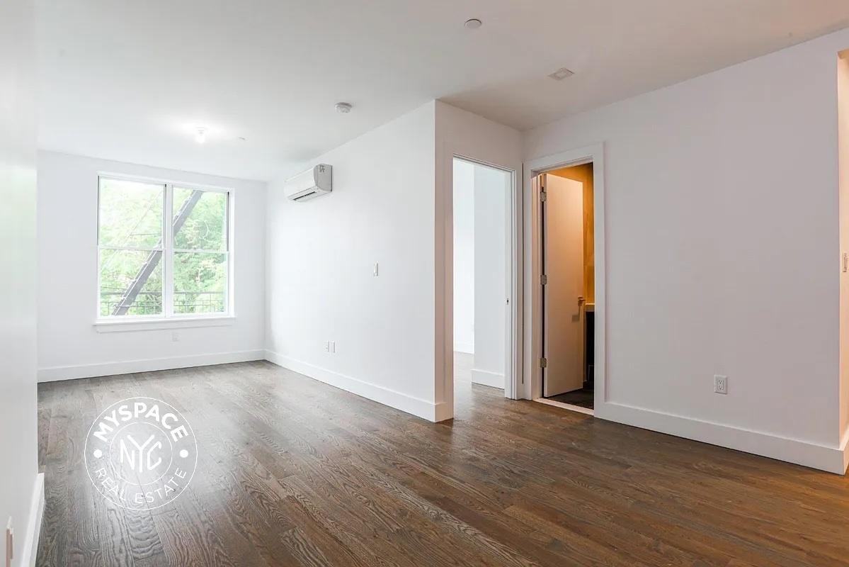 224 Hawthorne St #4A - Photo 3 of 4