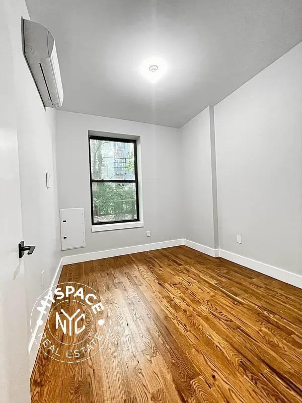 325 Putnam Ave #1ar - Photo 4 of 8