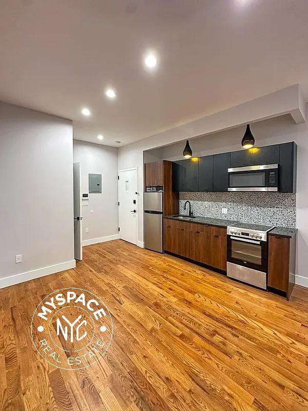 325 Putnam Ave #1ar - Photo 6 of 8