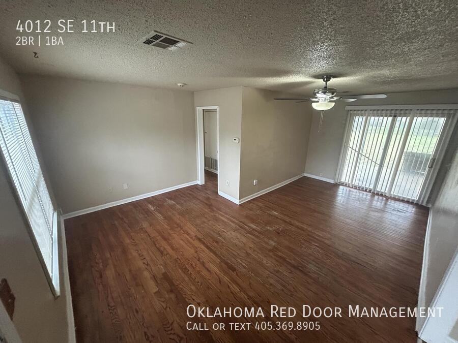 4012 Se 11th St - Photo 2 of 7