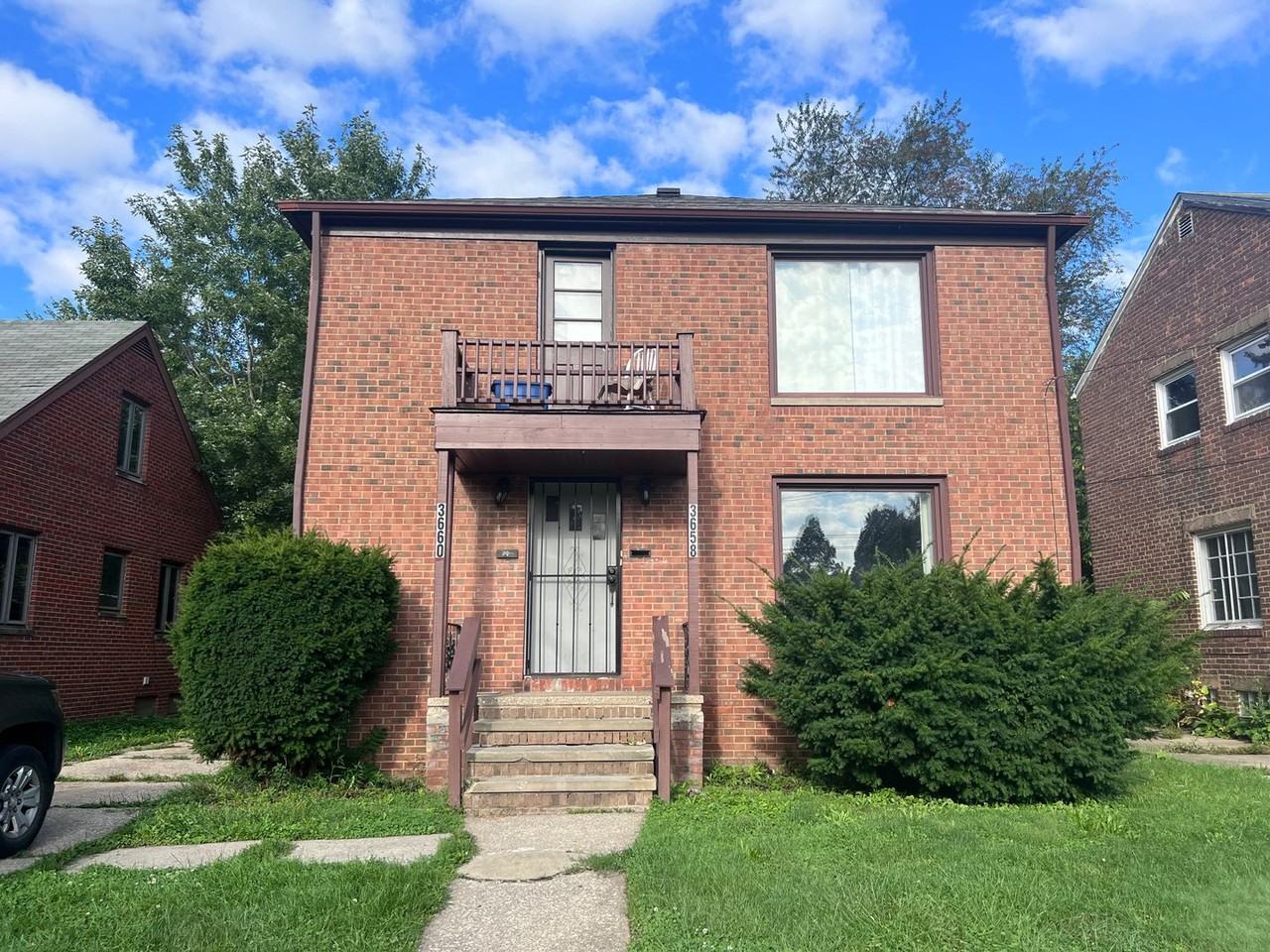 3658 W 107th St Lowr - Photo 2 of 11