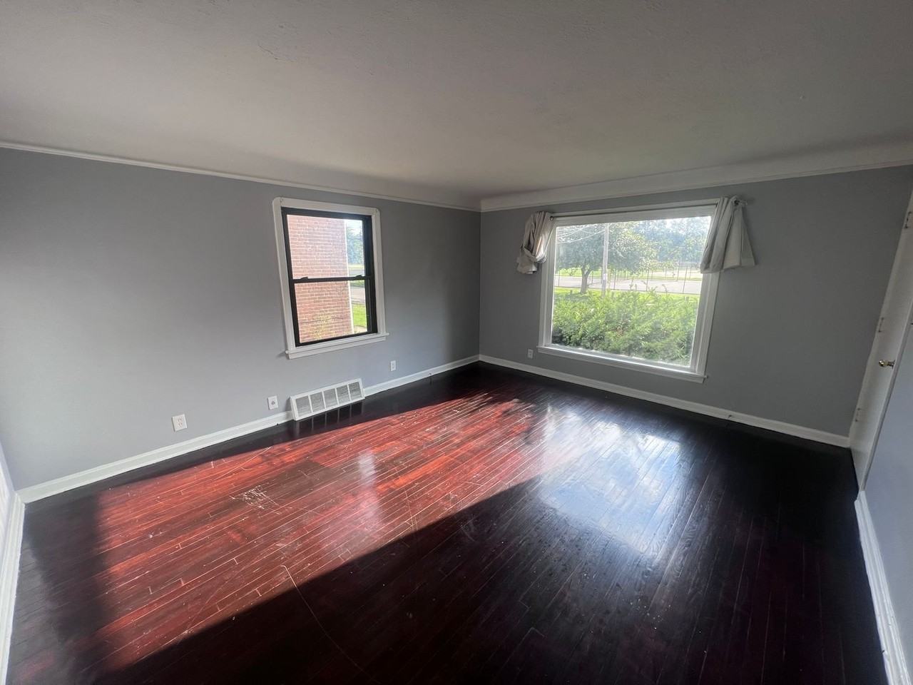 3658 W 107th St Lowr - Photo 5 of 11