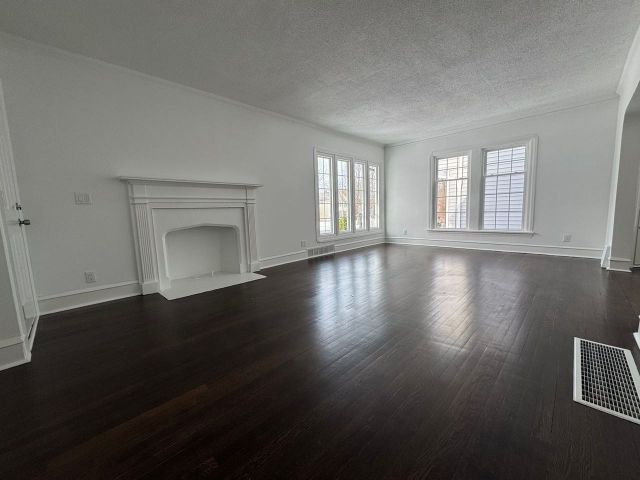 3627 Lindholm Rd Lowr - Photo 5 of 23