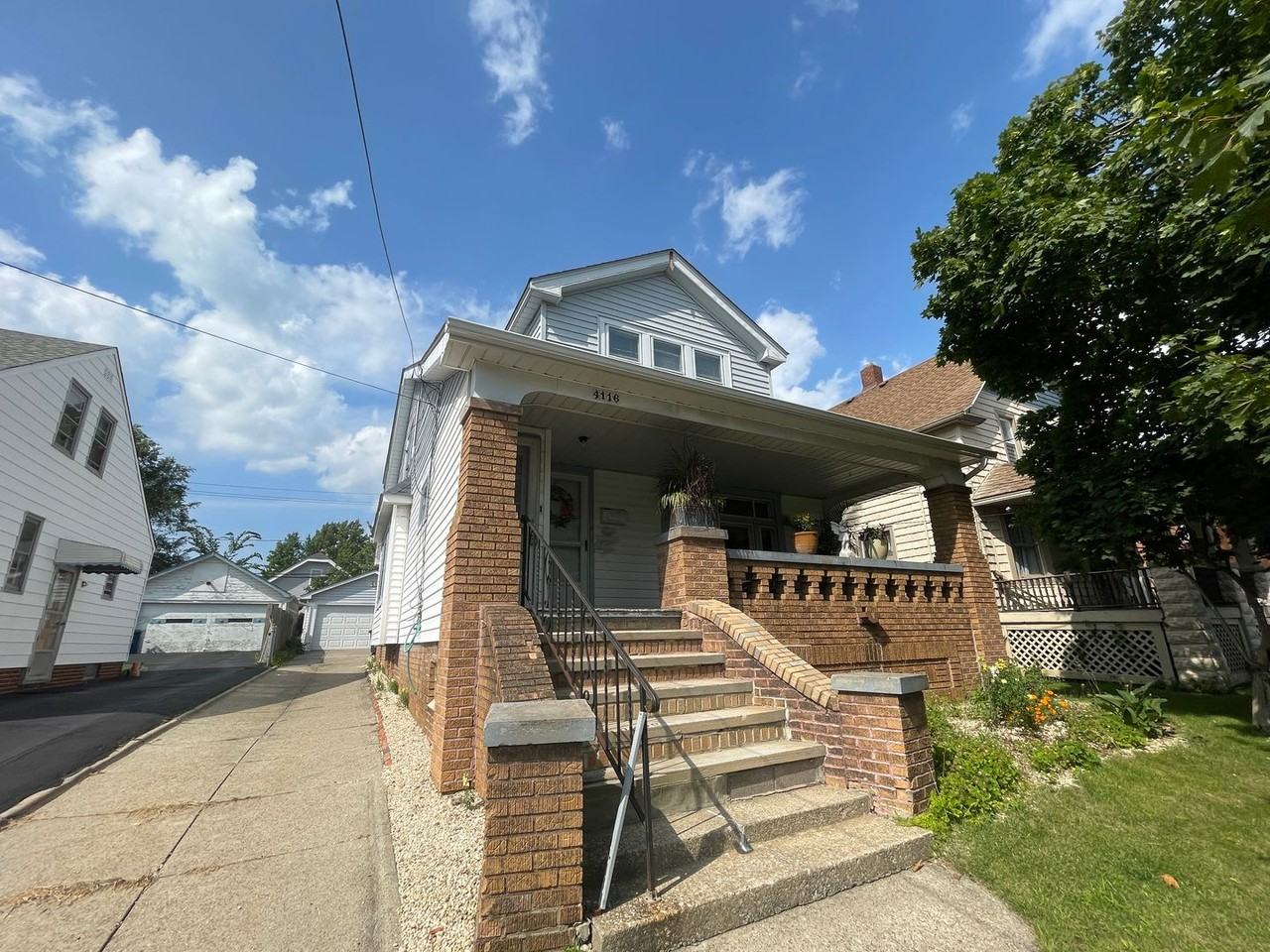 4116 Biddulph Ave - Photo 2 of 16