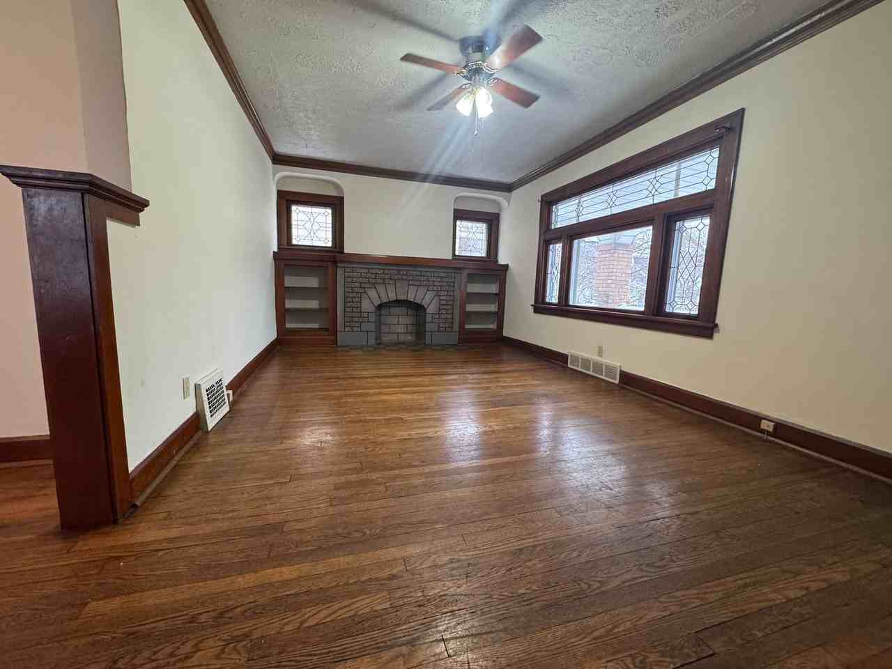 4116 Biddulph Ave - Photo 5 of 16