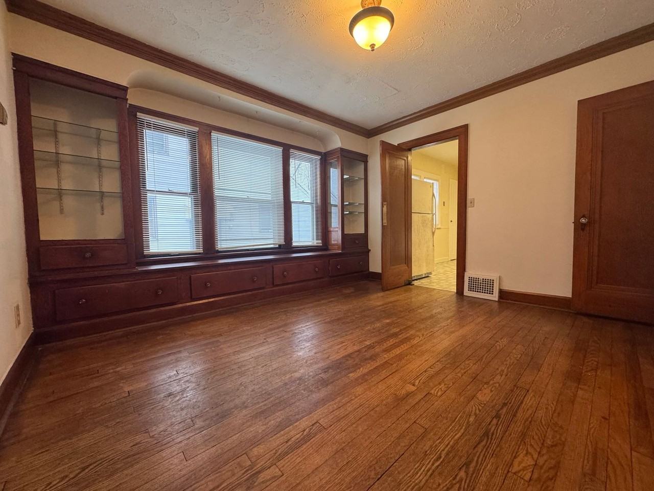 4116 Biddulph Ave - Photo 6 of 16