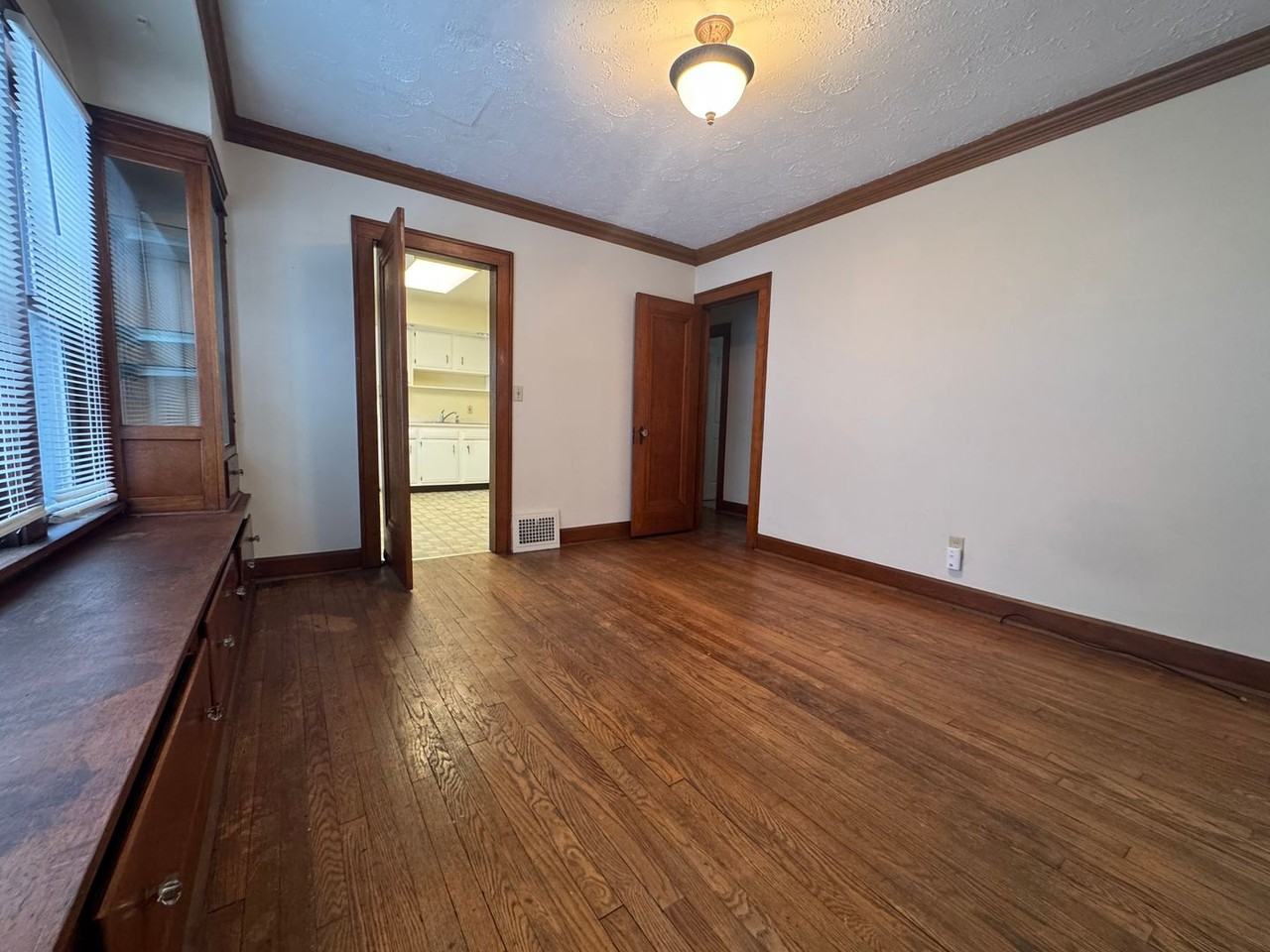 4116 Biddulph Ave - Photo 7 of 16