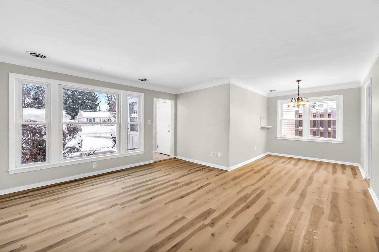 1386 Eastwood Ave - Photo 5 of 30