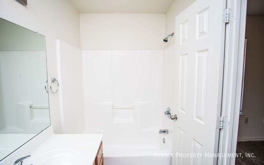 1206 N Bangor Ave #B - Photo 5 of 40