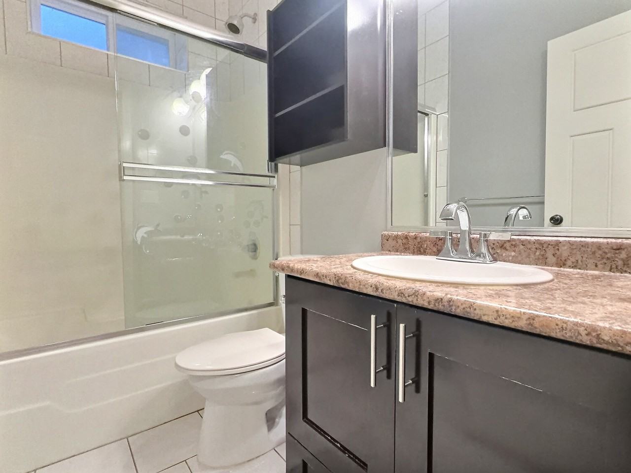 8970 162 St - Photo 3 of 6