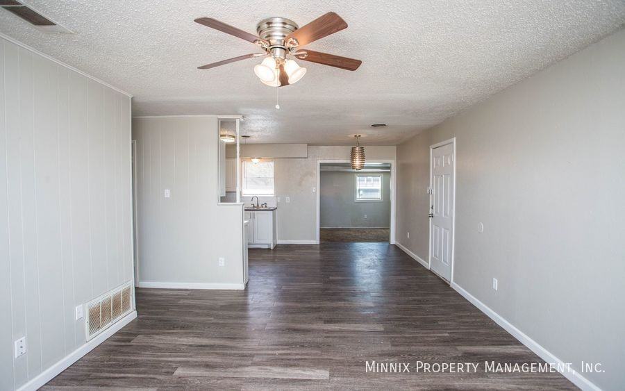 5537 17th St - Photo 5 of 34