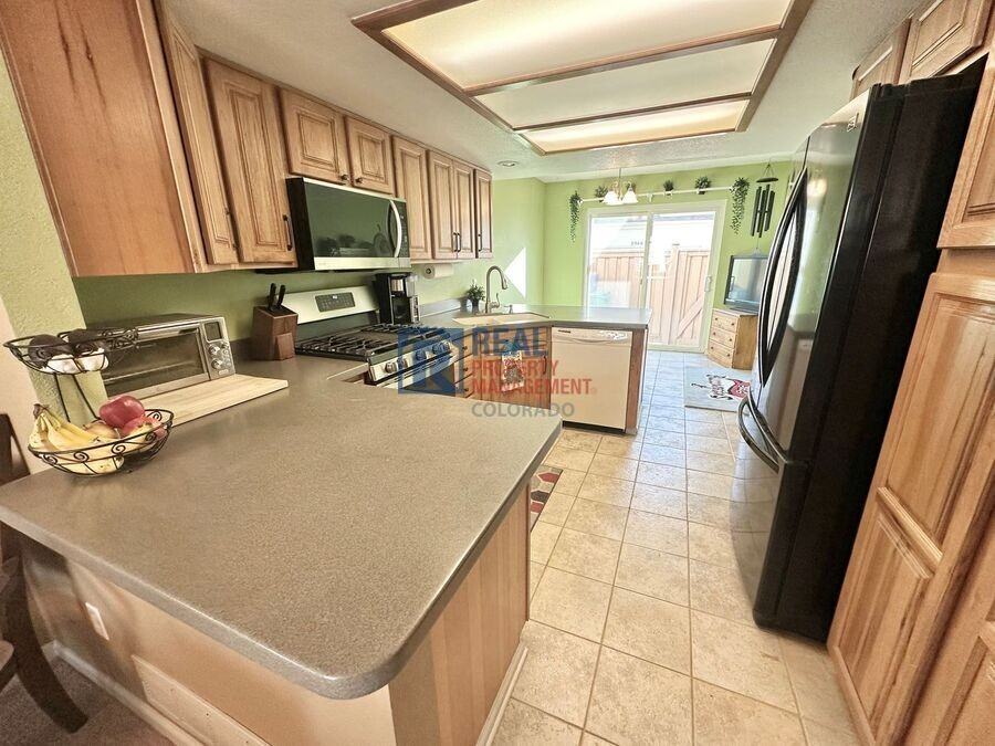 2032 S Xenia Way - Photo 6 of 25