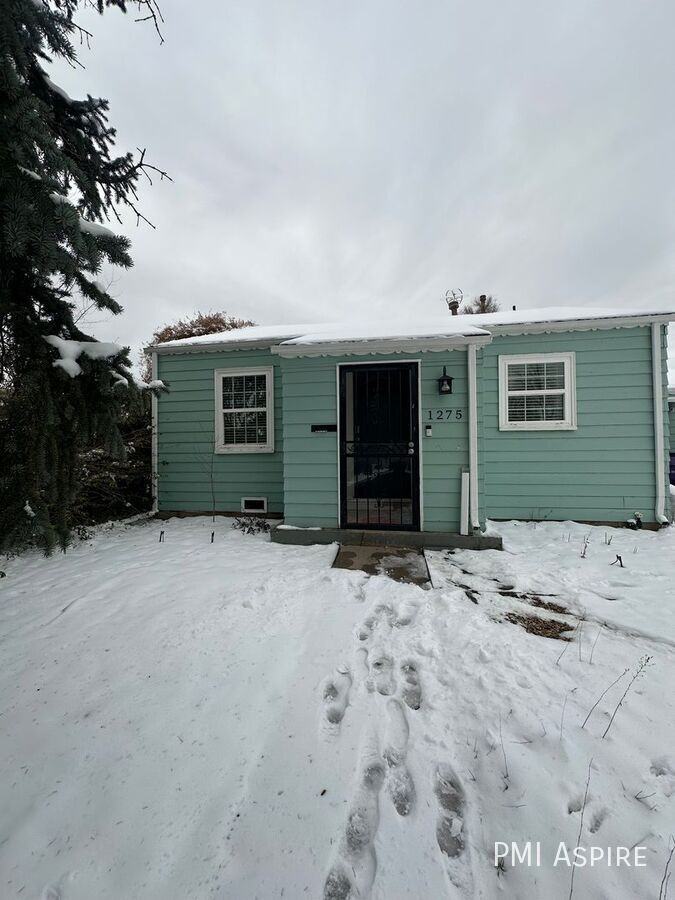 1275 Roslyn St - Photo 2 of 16