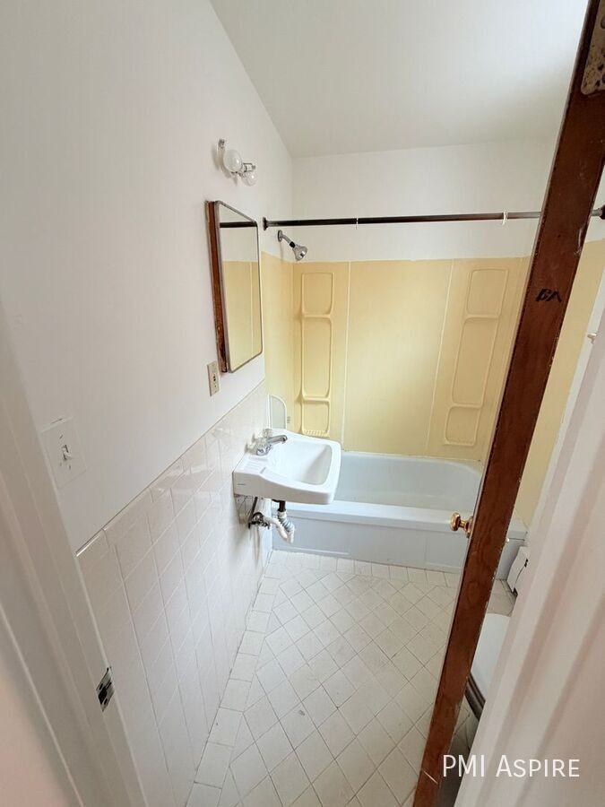 24 S Pennsylvania St #3 - Photo 4 of 11