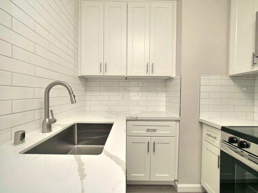 170 Stoakes Ave #07 - Photo 3 of 19