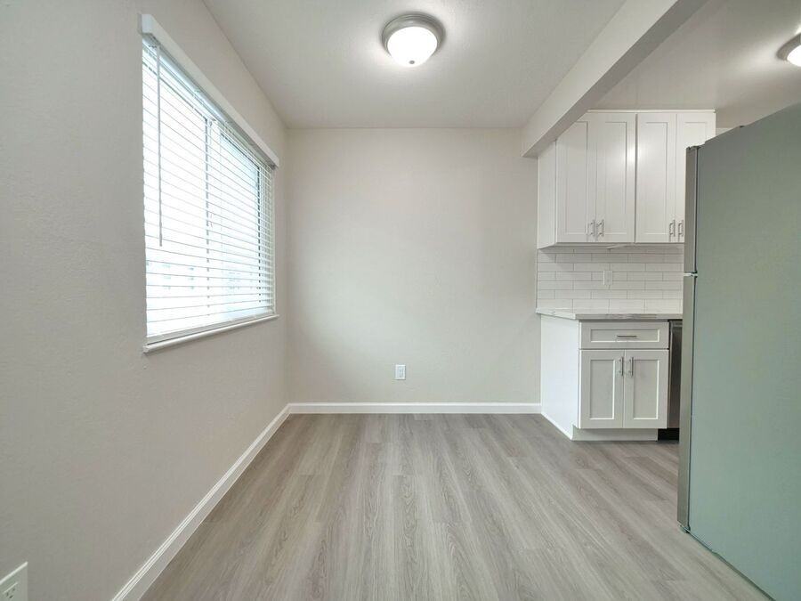 170 Stoakes Ave #07 - Photo 4 of 19