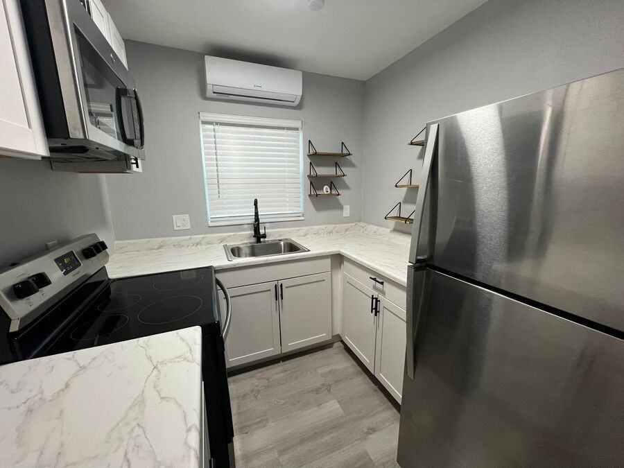 351 Avenue N Ne #3 - Photo 4 of 5