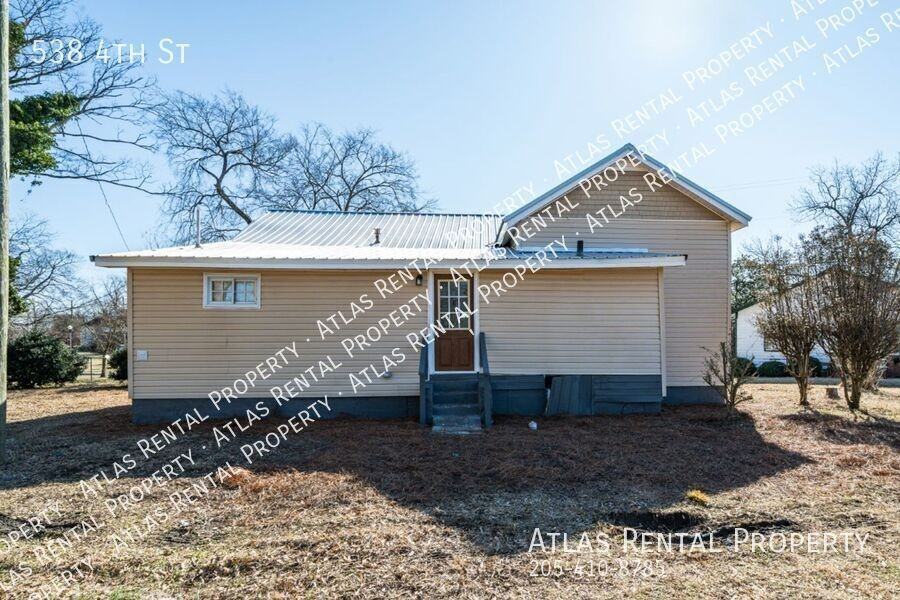 538 4th St - Photo 4 of 18