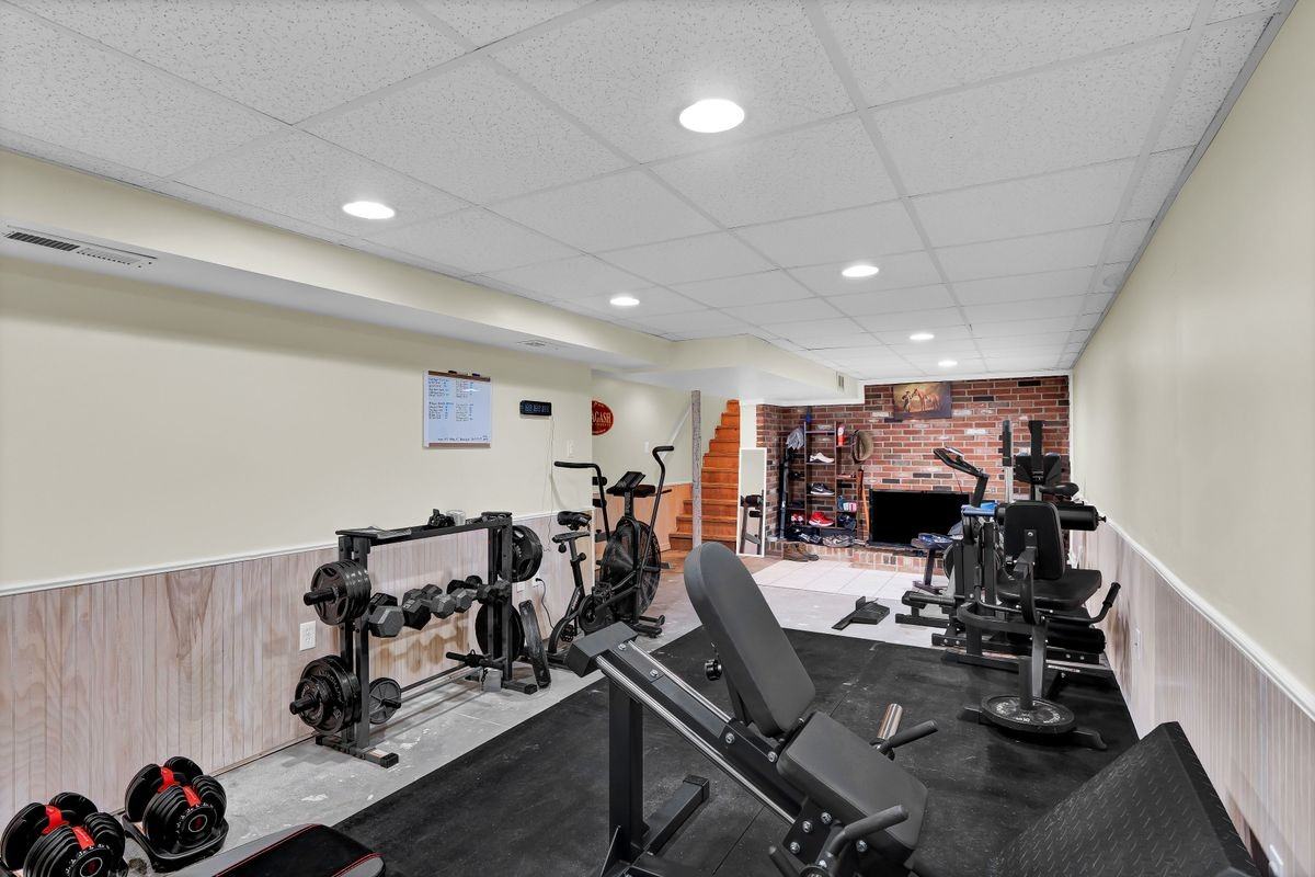 75 Glenwood Dr - Photo 6 of 7