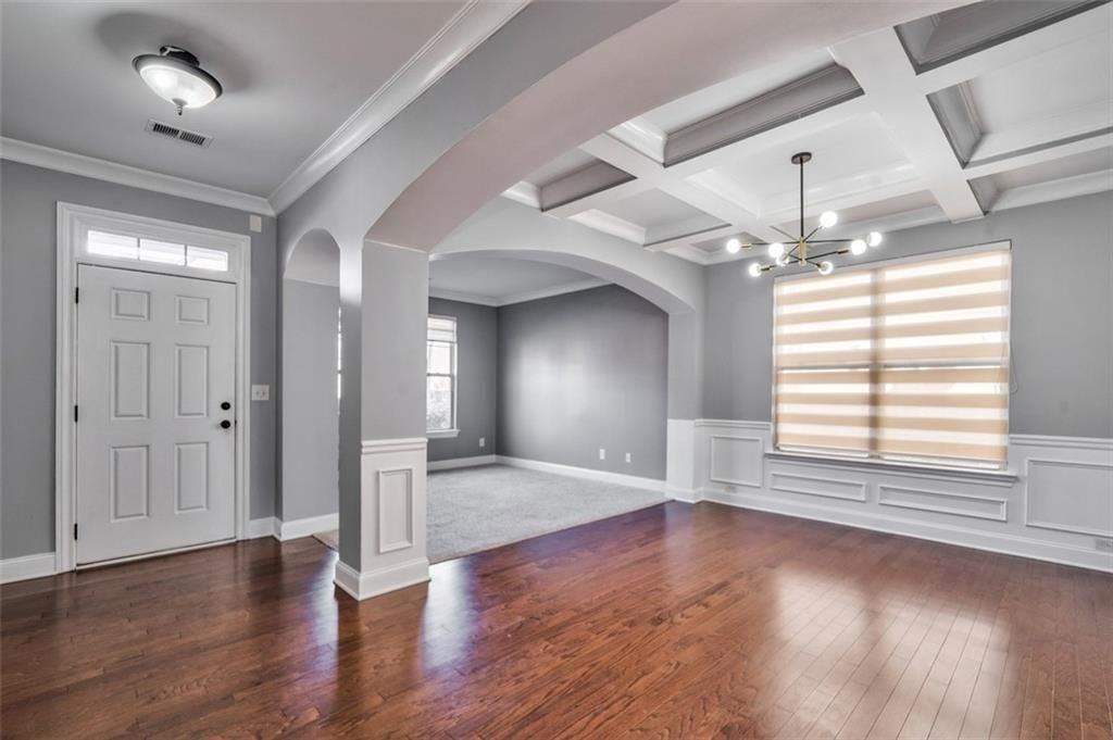 5390 Breckinridge Ln - Photo 3 of 50