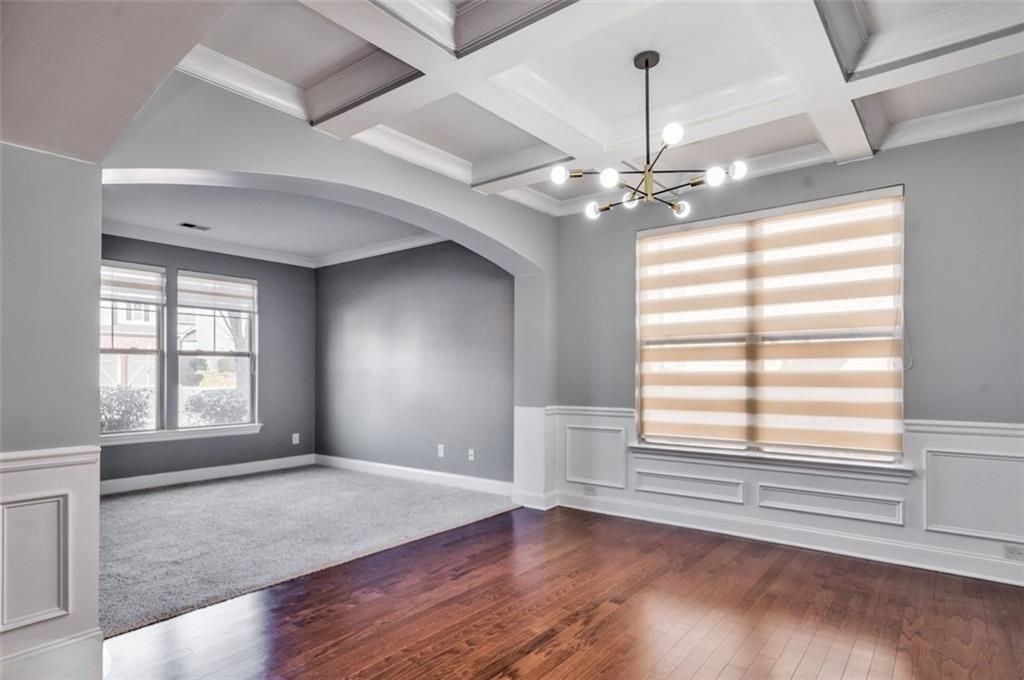 5390 Breckinridge Ln - Photo 4 of 50