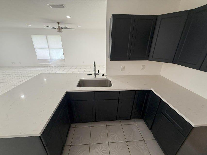 1334 N Mangonia Dr - Photo 3 of 11