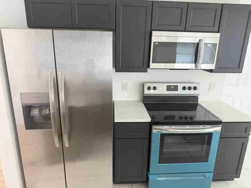 1334 N Mangonia Dr - Photo 5 of 11