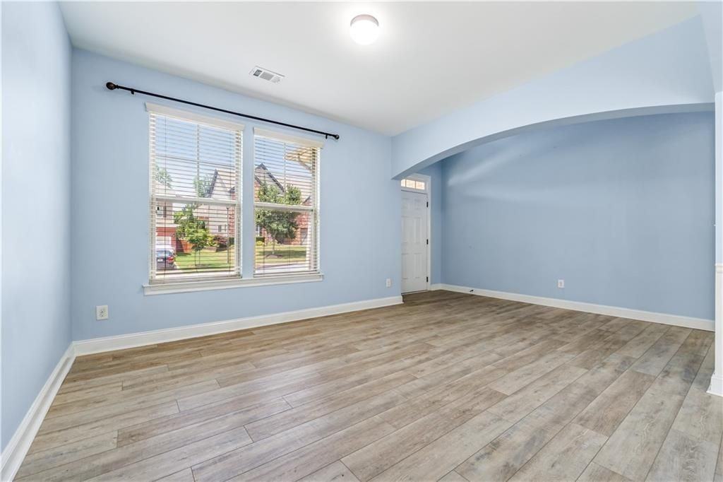 5430 Breckinridge Ln - Photo 4 of 38