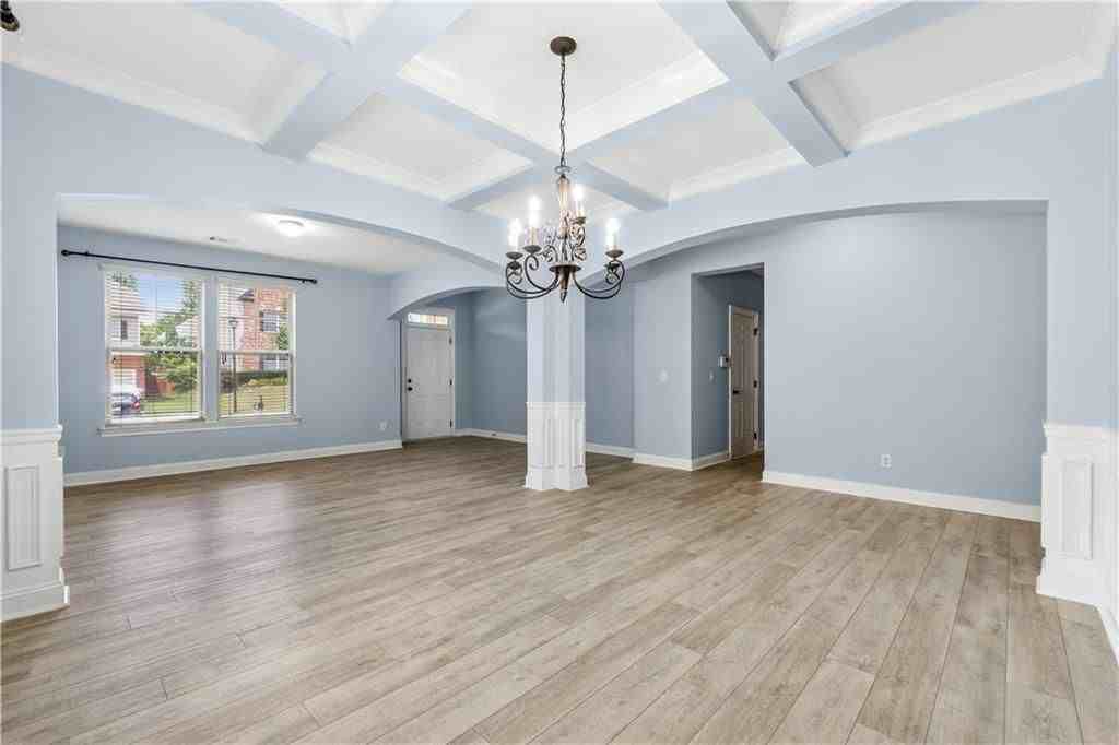 5430 Breckinridge Ln - Photo 6 of 38