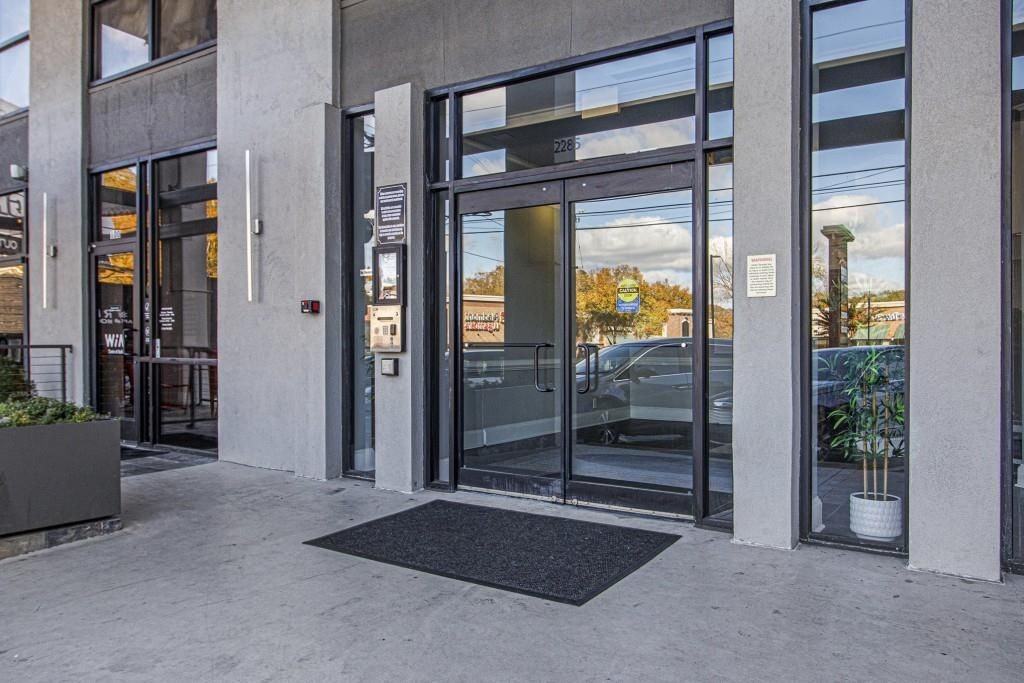 2285 Peachtree Rd Ne - Photo 5 of 24