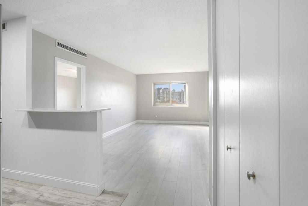 2285 Peachtree Rd Ne - Photo 7 of 24