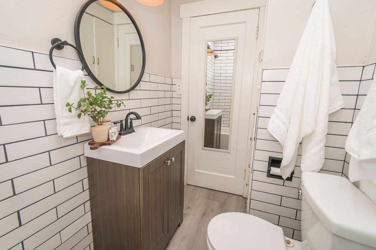 1378 W 4200 S - Photo 7 of 19