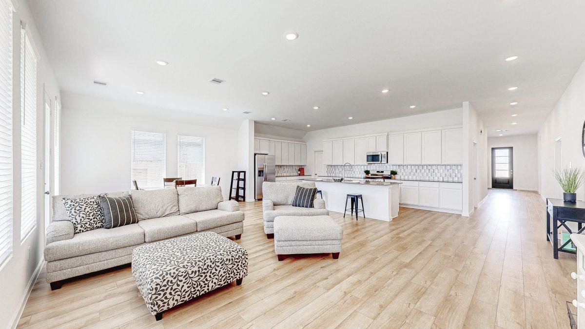 711 Hooks Trail Ln - Photo 4 of 10