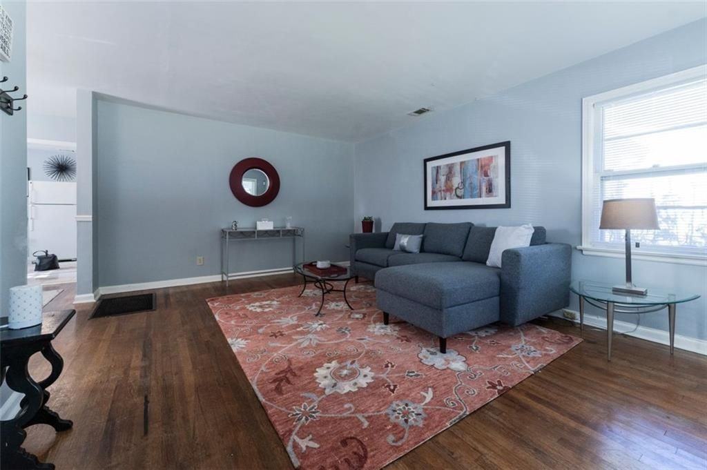 547 Westmeath Dr Sw - Photo 5 of 29