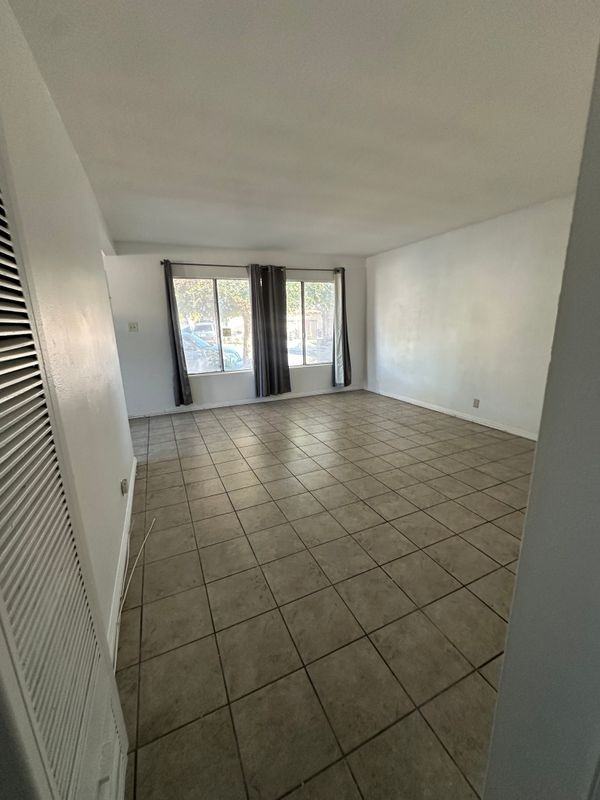 17000 Downey Ave - Photo 3 of 11