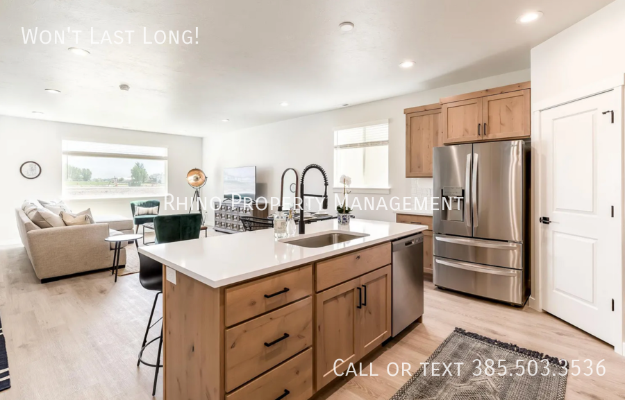 593 S 1020 W - Photo 3 of 20