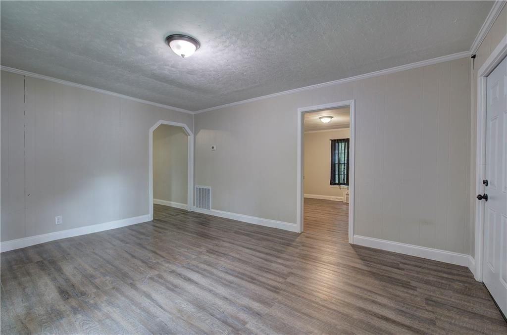 2014 Maple Ave Sw - Photo 3 of 23