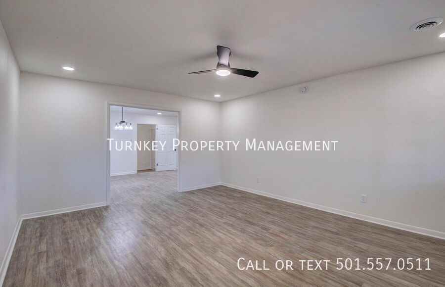 5821 Freeland Dr - Photo 7 of 20