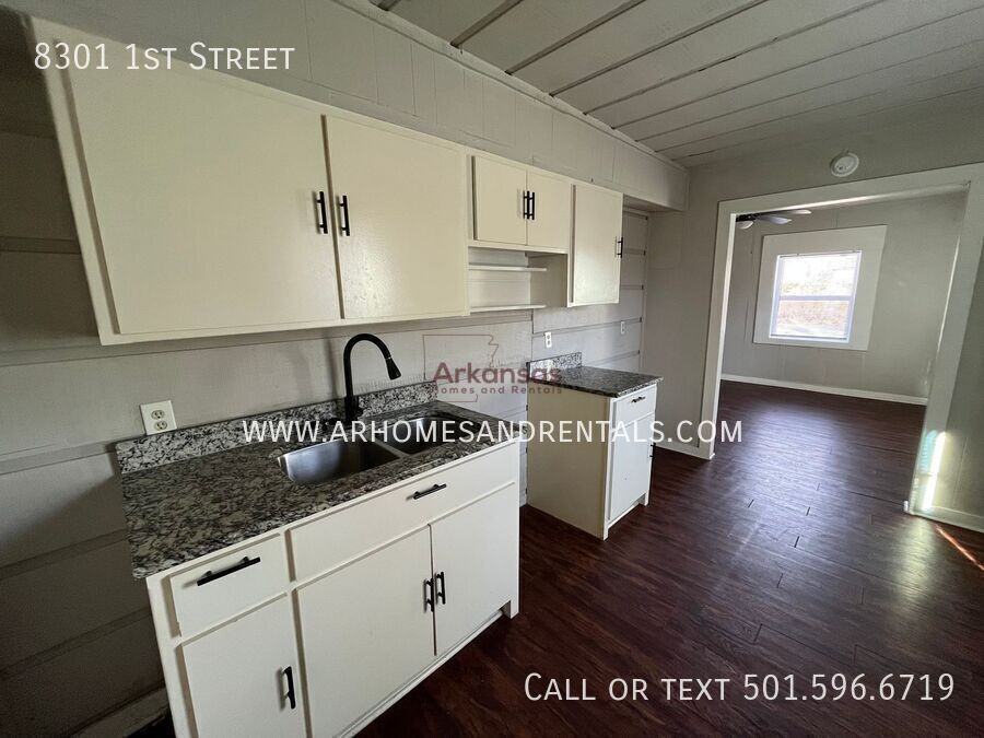 8301 1st St - Photo 5 of 10