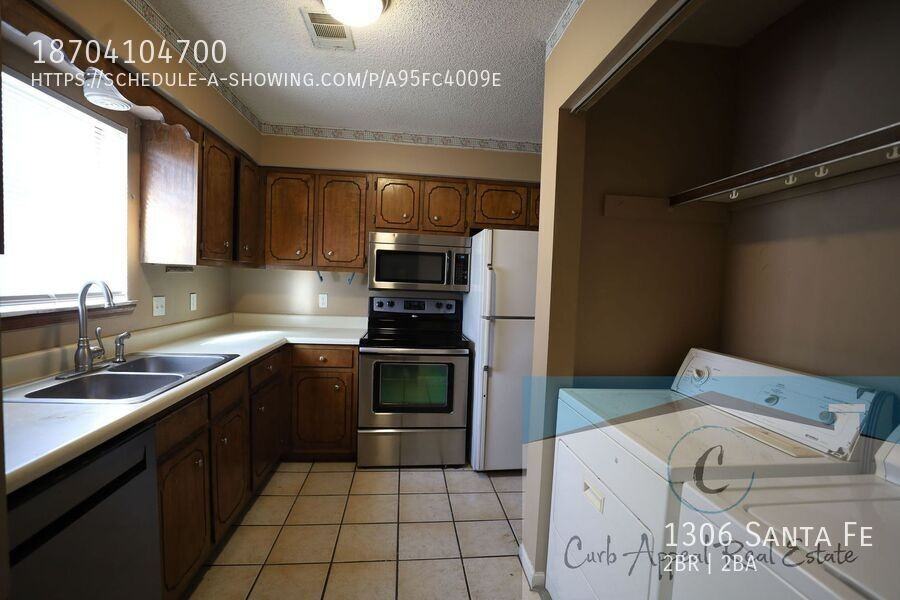 1306 Santa Fe Cir - Photo 3 of 15