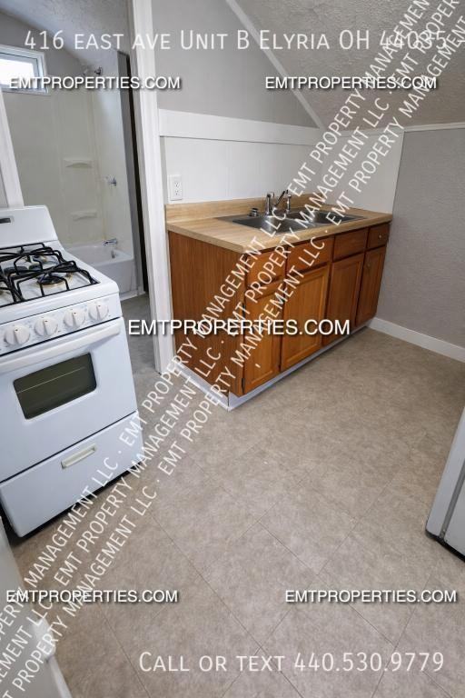 416 East Ave Apt B #B - Photo 2 of 6