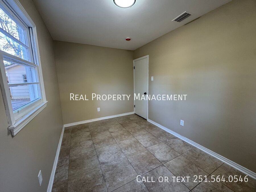 6805 Stinson Ct - Photo 4 of 15